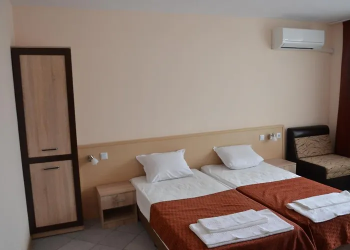 The White House! A Good Pleace For Rest! Къща за гости 3*